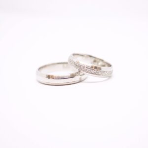 WEDDING RINGS WITH DIAMONDS