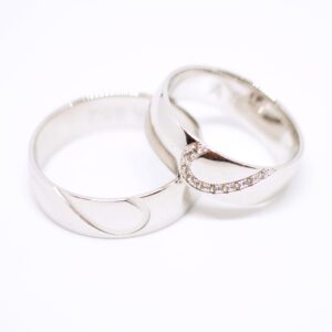 WEDDING RINGS HEART